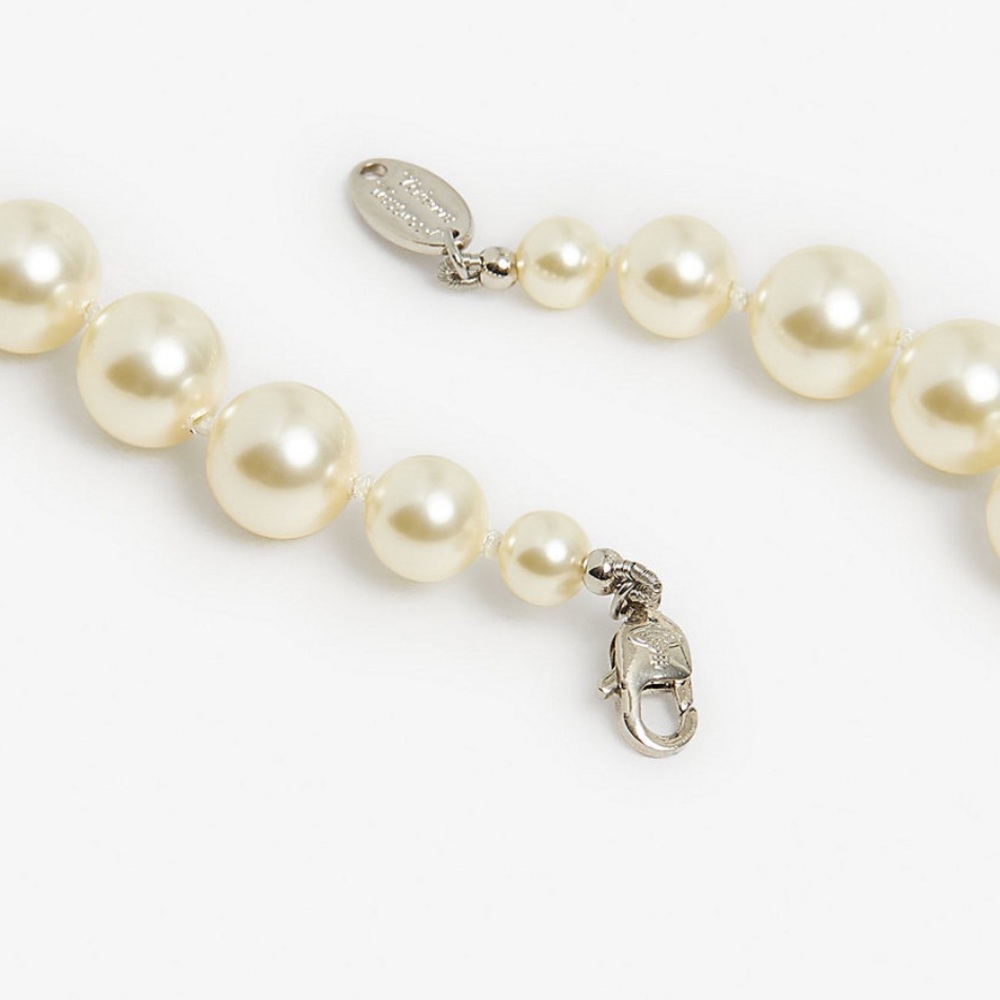 Vivienne Westwood Orb Crystal Pendant Pearl Necklace ✨ - Picture 3 of 8